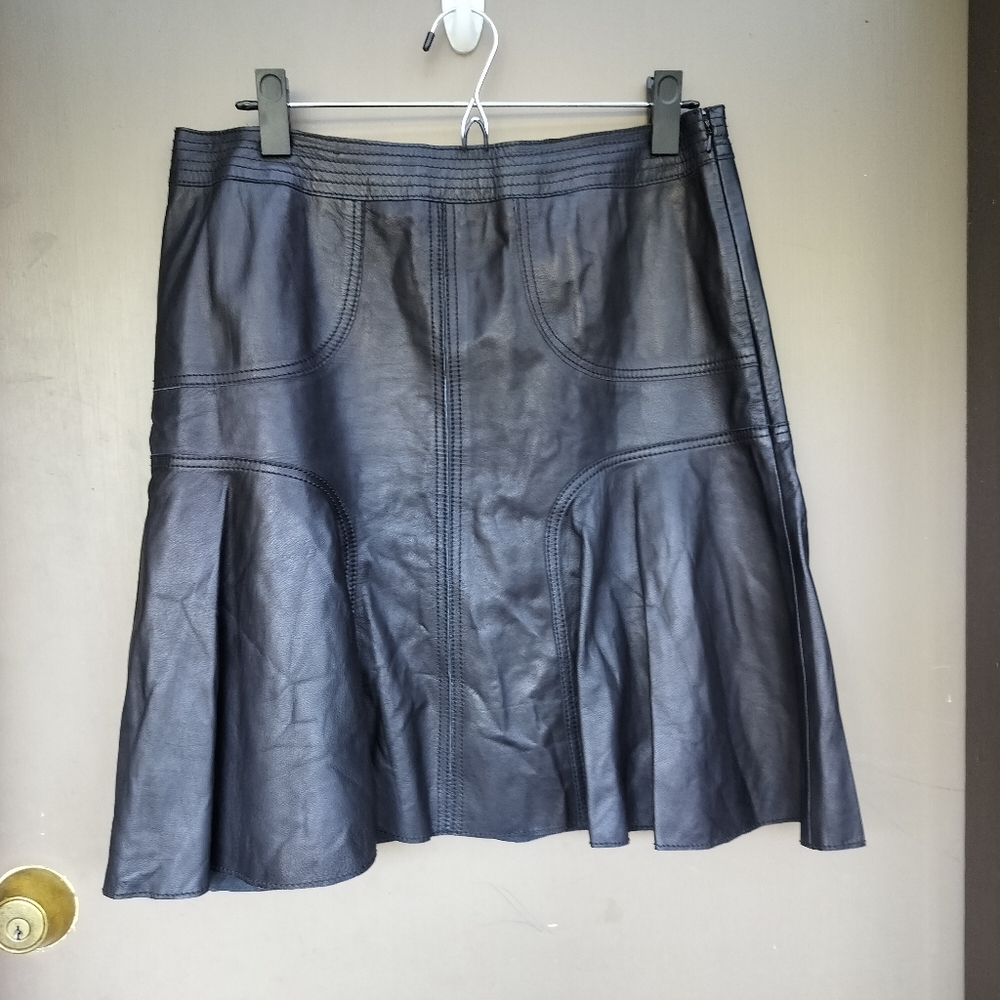 Halogen Black Lamb Skin‎ Leather A-line Skirt with Cute Stitching - Picture 2 of 7